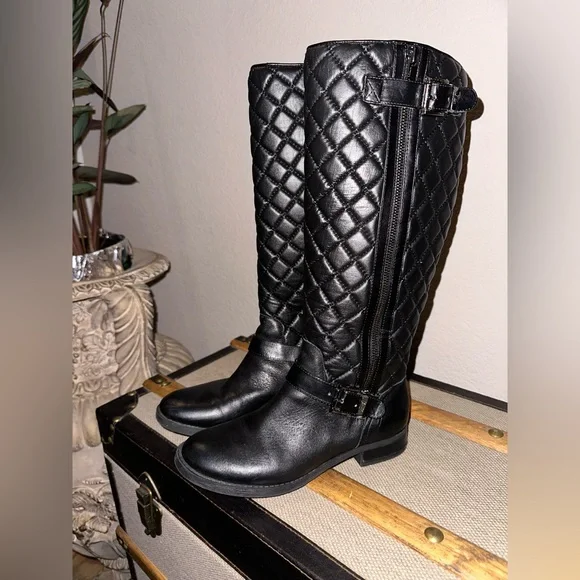 || Vince Camuto || High Quilted Black Boots - Picture 9 of 14